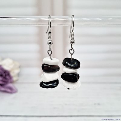 Black and white agate chip dangle earrings with stainless steel fishhook wires. Natural gemstone drop earrings featuring stacked stone chips in monochrome colors on hypoallergenic hooks for sensitive ear