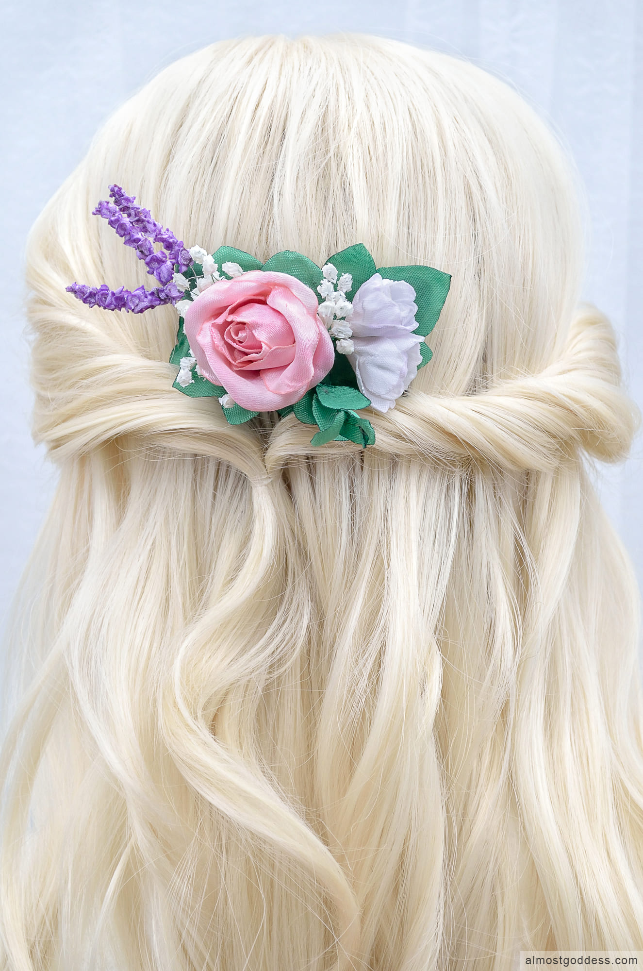 Pink rose, small white flowers, baby’s breath, lavender, greenery hair comb Pink rose, small white flowers, baby’s breath, lavender, greenery hair comb