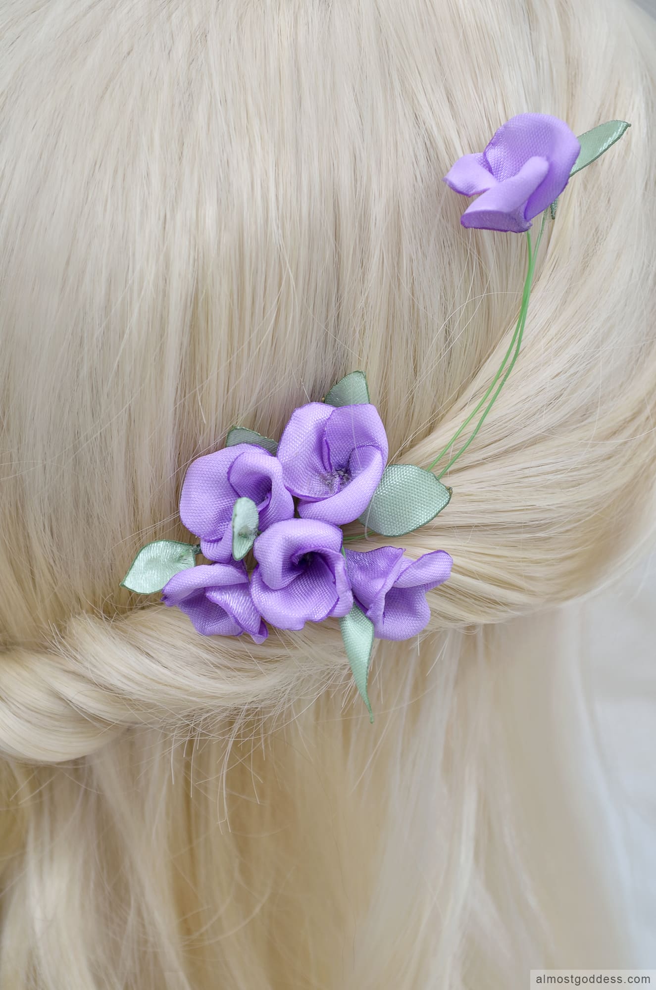 Small purple flower hair pin Small purple flower hair pin