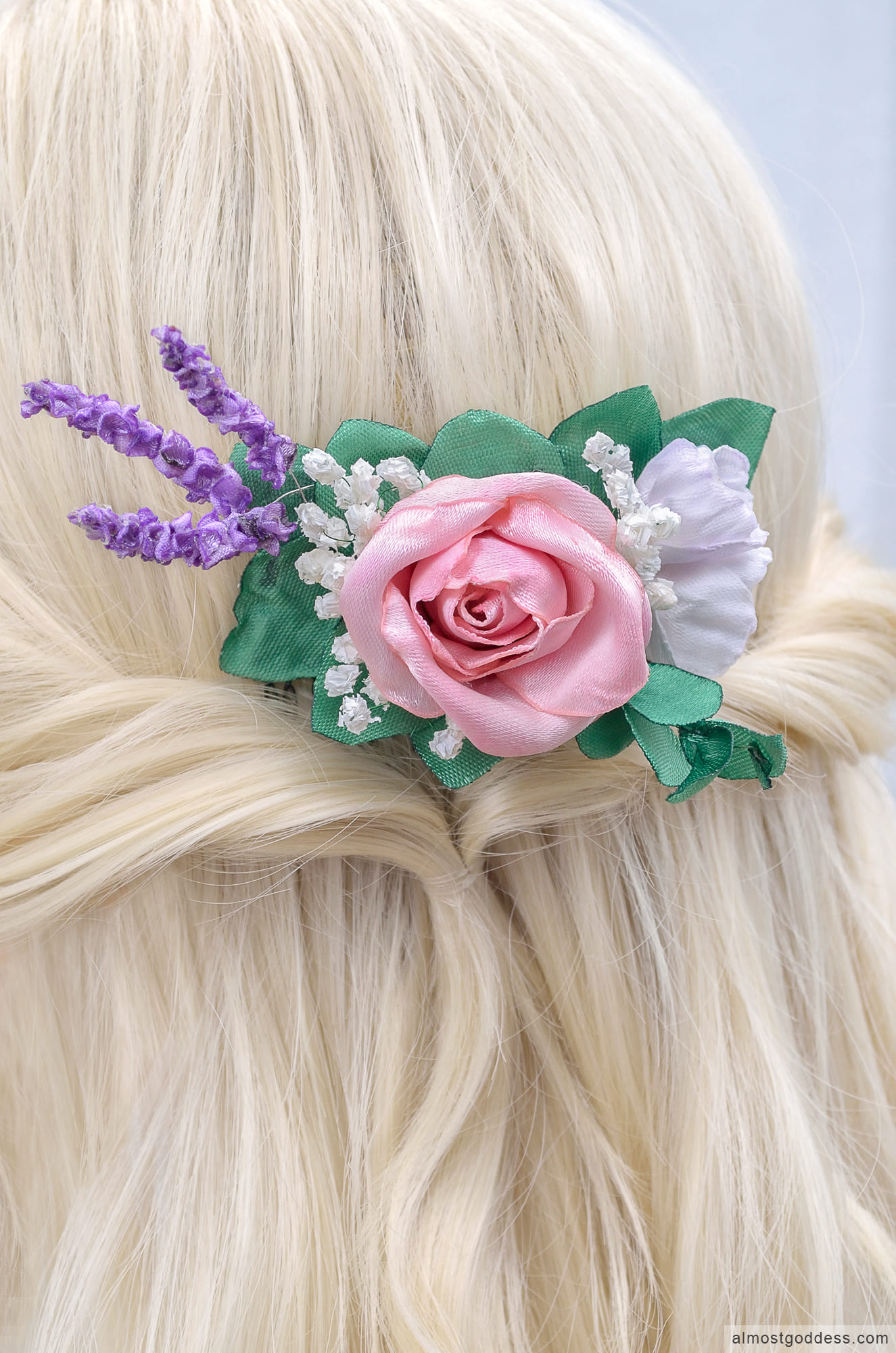 Pink rose, small white flowers, baby’s breath, lavender, greenery hair comb Pink rose, small white flowers, baby's breath, lavender, greenery hair comb