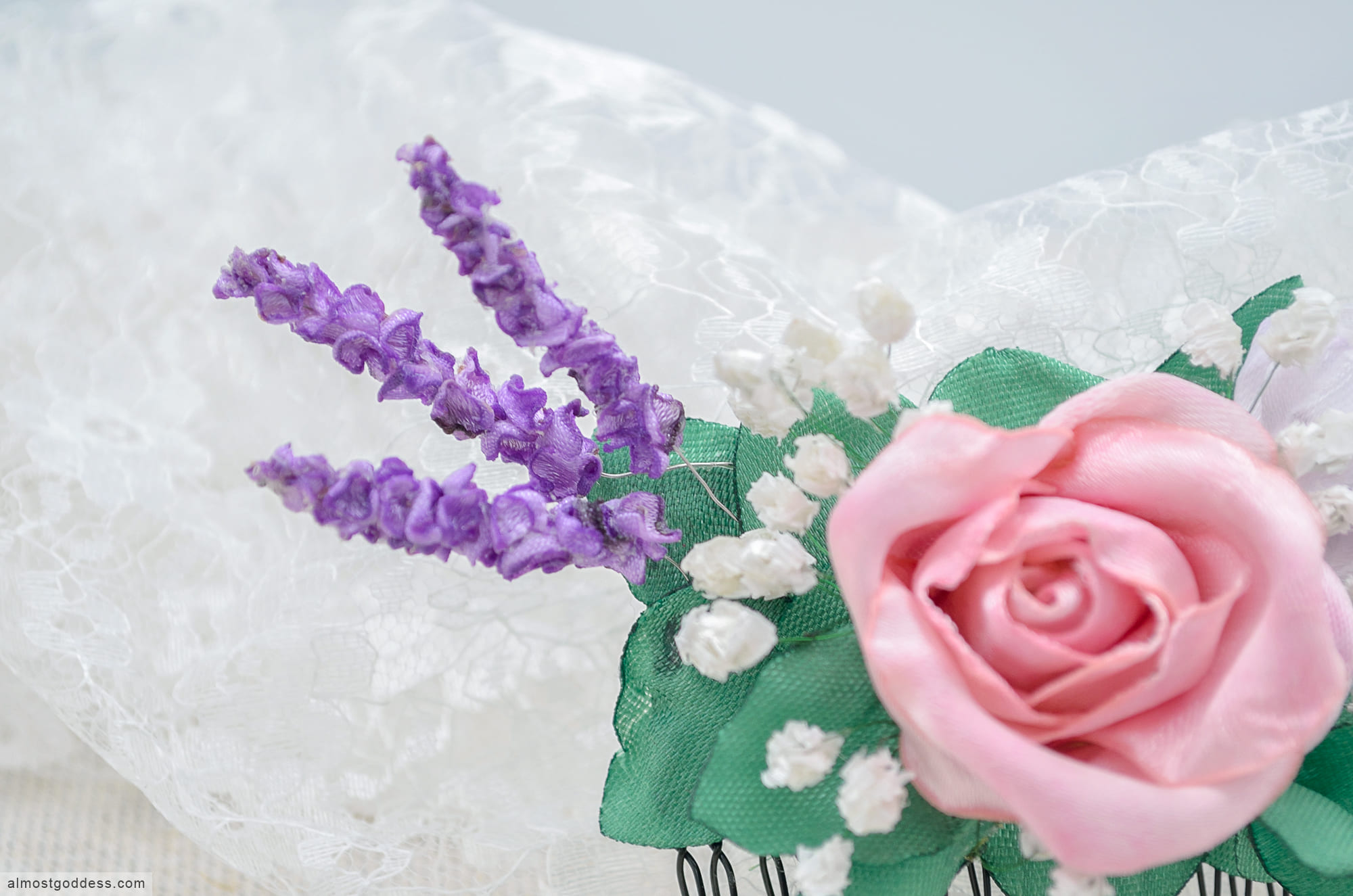 Pink rose, small white flowers, baby’s breath, lavender, greenery hair comb Pink rose, small white flowers, baby’s breath, lavender, greenery hair comb