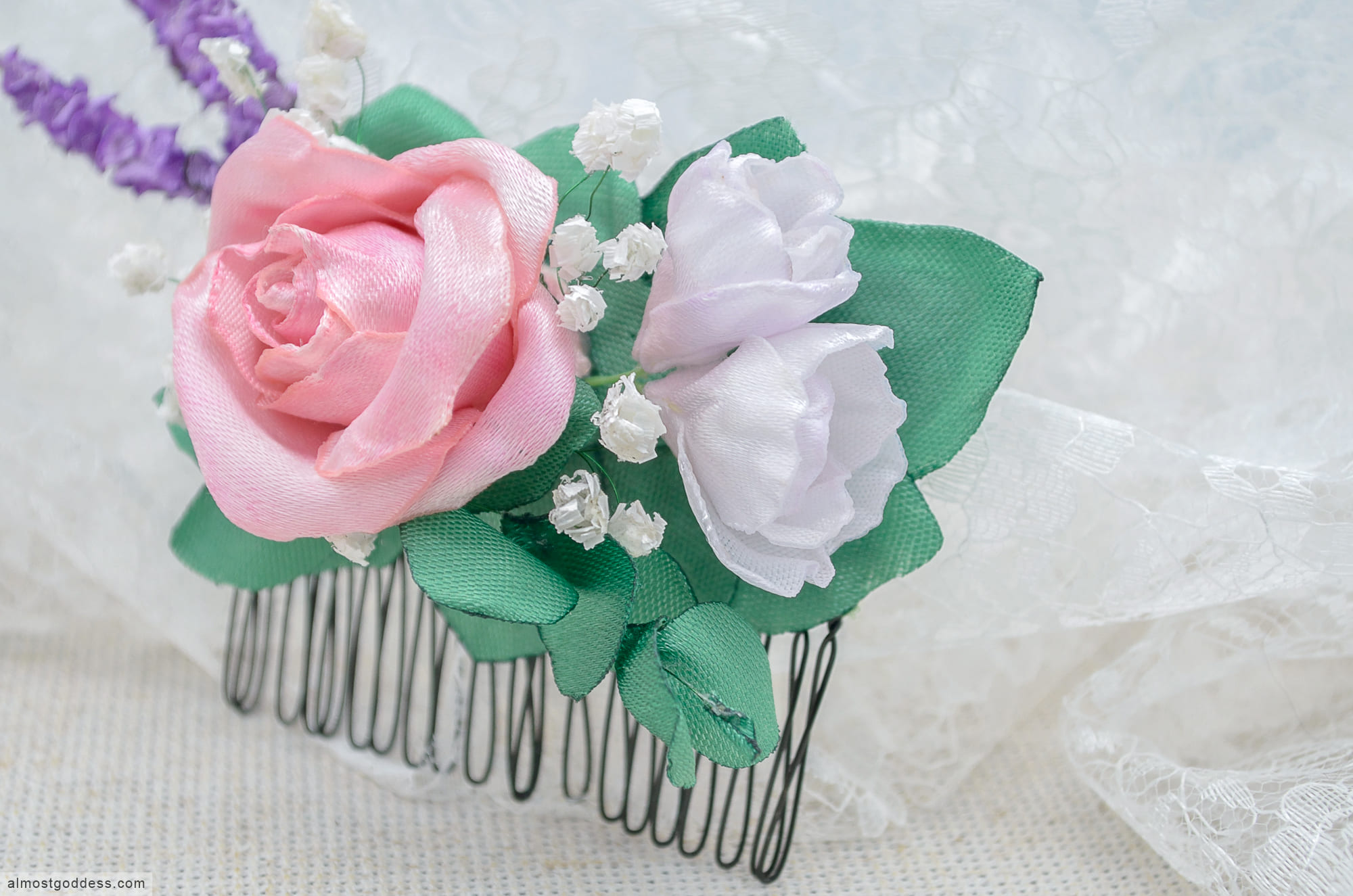 Pink rose, small white flowers, baby’s breath, lavender, greenery hair comb Pink rose, small white flowers, baby’s breath, lavender, greenery hair comb